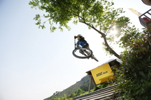 “超威电池杯”中国长兴第三届山地自行车速降国际邀请赛(训练日）