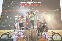 说唱歌手莱莫恩夺冠 - 2022 Crankworx惠斯勒速度与风格双人对抗赛