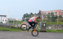 青蛙王子BMX教学(四)：Footjam