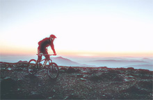 威尔士史诗级骑行 - 黎明时分的斯诺登峰