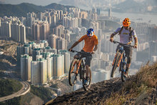 骑山地车穿越香港