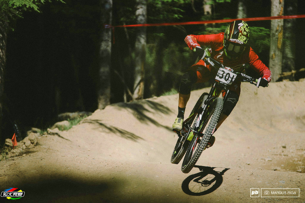 03 2015 Crankworx Whistler惠斯勒单车节Fox Air DH速降赛.jpg