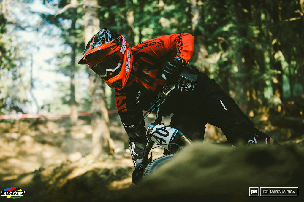 08 2015 Crankworx Whistler惠斯勒单车节Fox Air DH速降赛.jpg