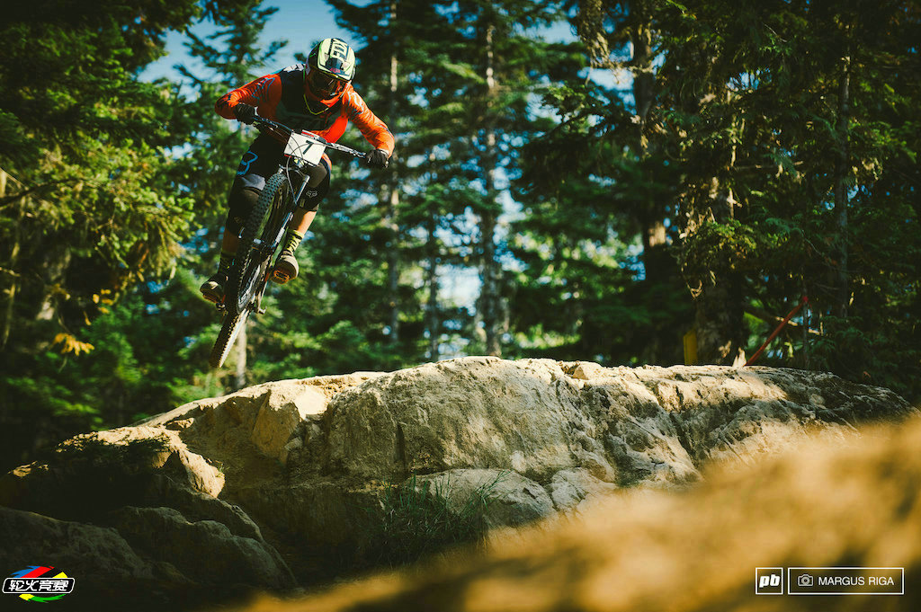 12 2015 Crankworx Whistler惠斯勒单车节Fox Air DH速降赛.jpg