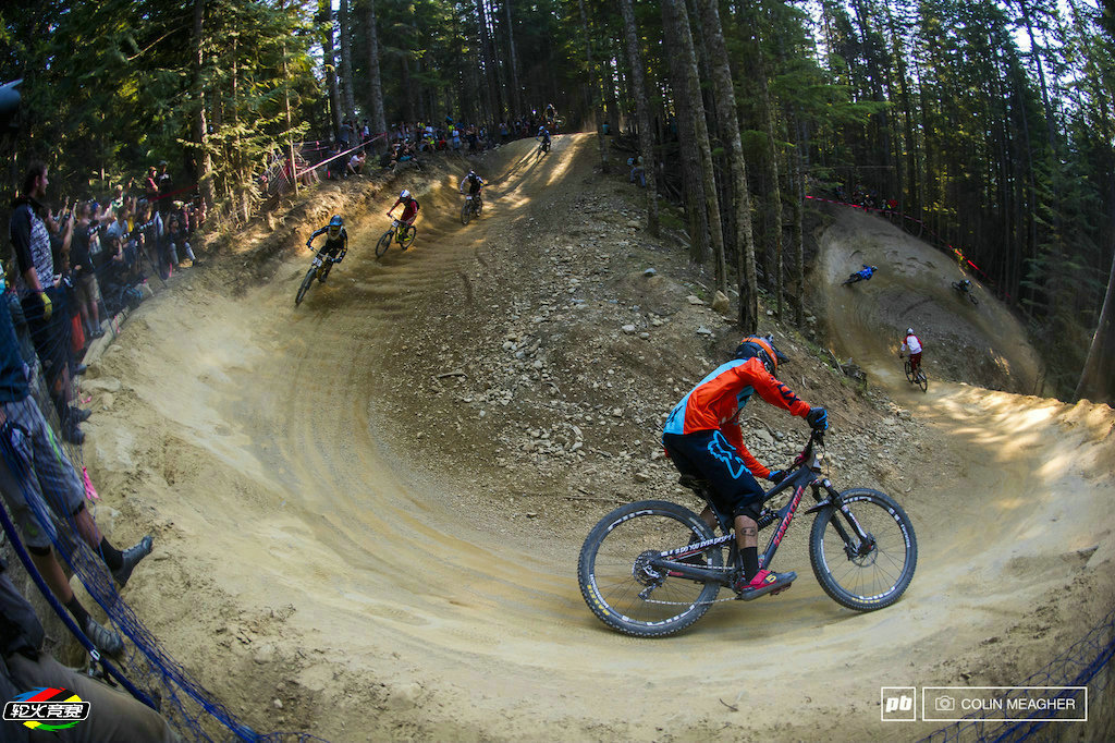 14 2015 Crankworx Whistler惠斯勒单车节Fox Air DH速降赛.jpg