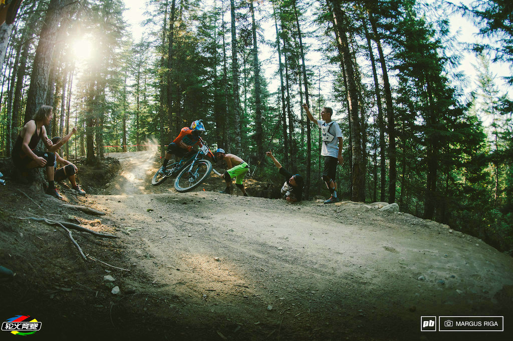 15 2015 Crankworx Whistler惠斯勒单车节Fox Air DH速降赛.jpg