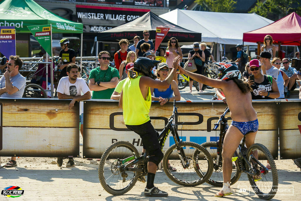 19 2015 Crankworx Whistler惠斯勒单车节Fox Air DH速降赛.jpg