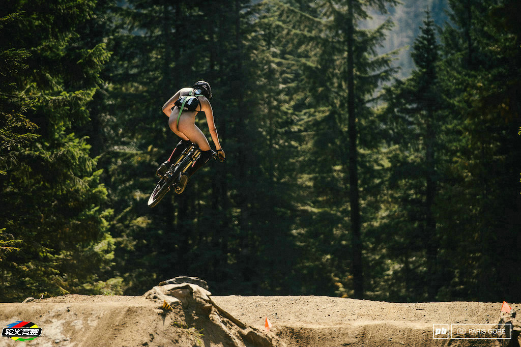 20 2015 Crankworx Whistler惠斯勒单车节Fox Air DH速降赛.jpg