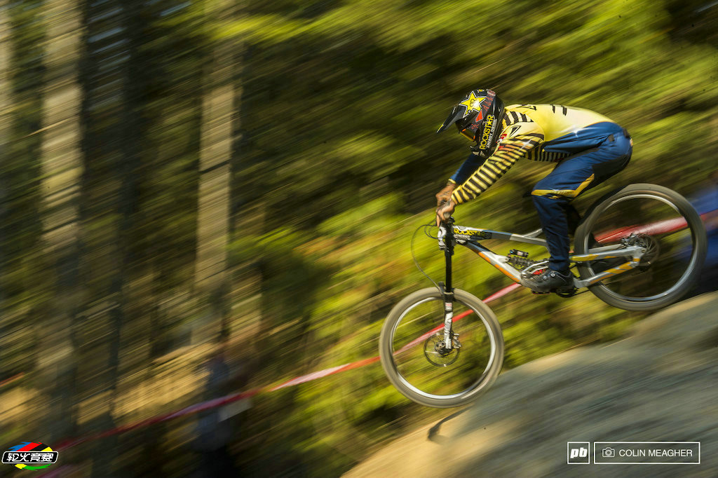 21 2015 Crankworx Whistler惠斯勒单车节Fox Air DH速降赛.jpg