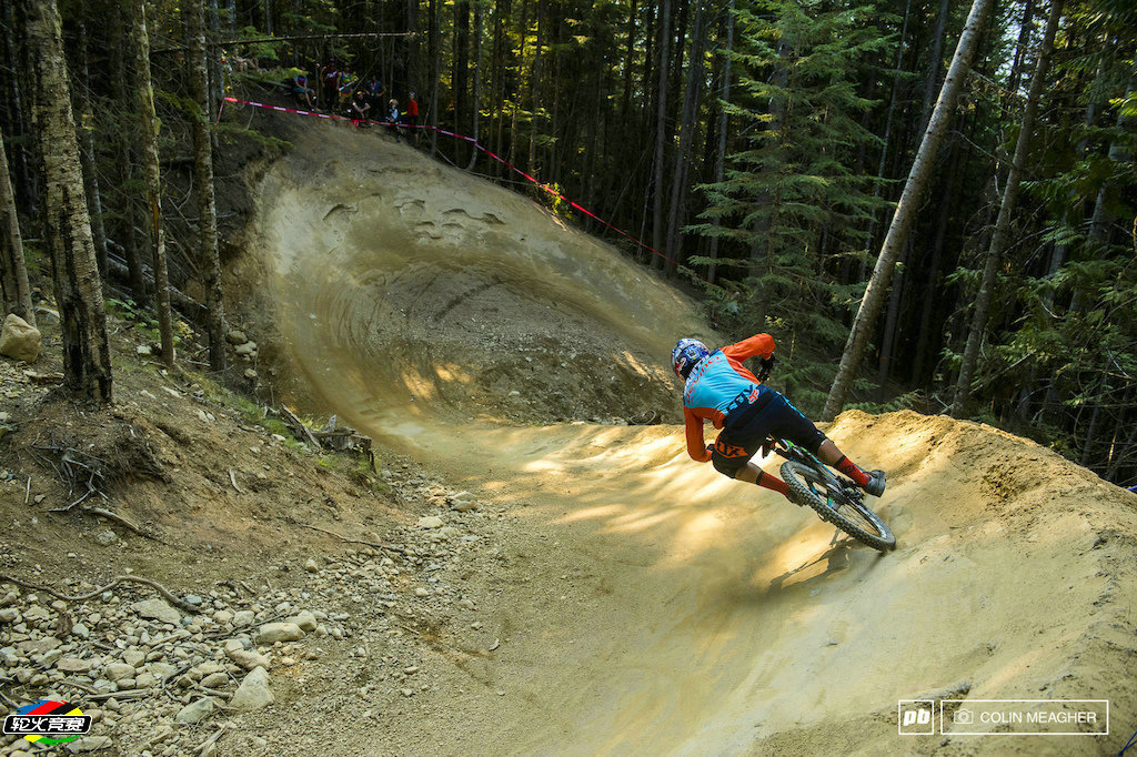 24 2015 Crankworx Whistler惠斯勒单车节Fox Air DH速降赛.jpg