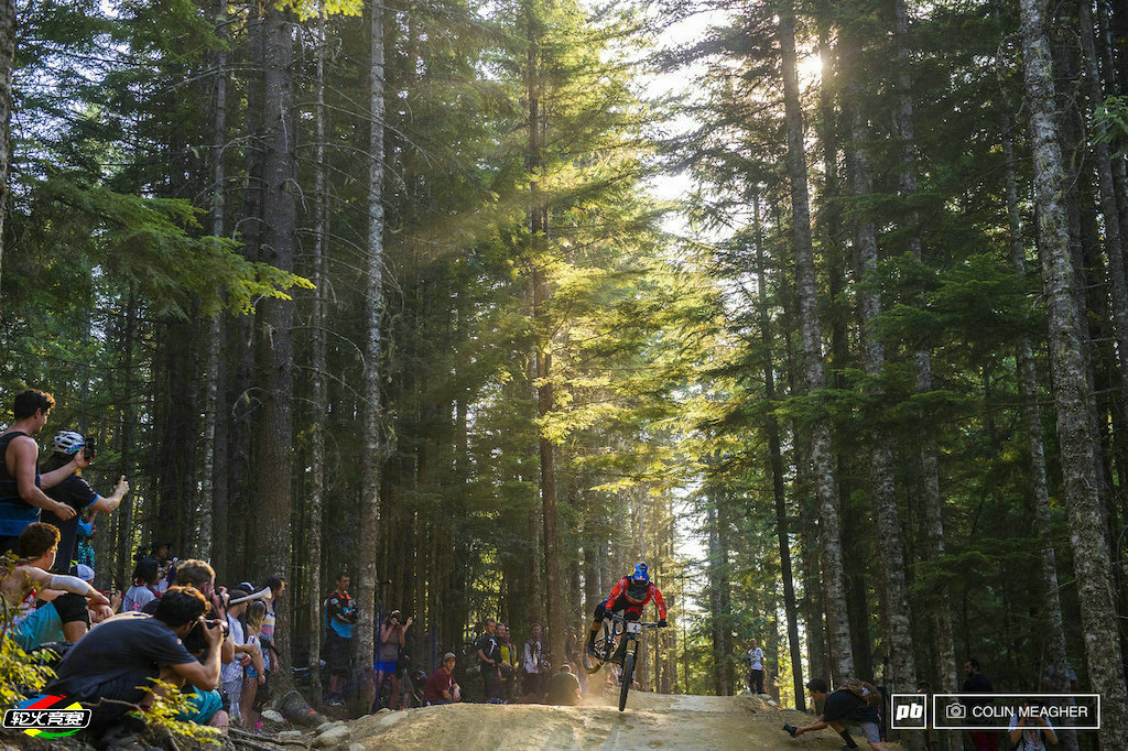 27 2015 Crankworx Whistler惠斯勒单车节Fox Air DH速降赛.jpg