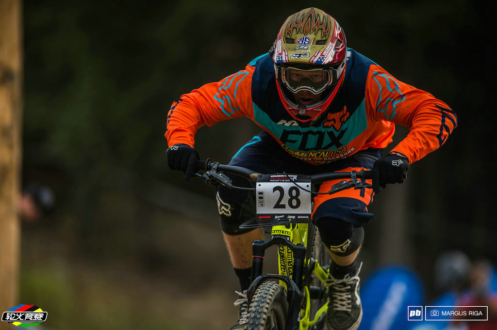 15 2015 Crankworx Whistler之Giant双人绕杆赛.jpg