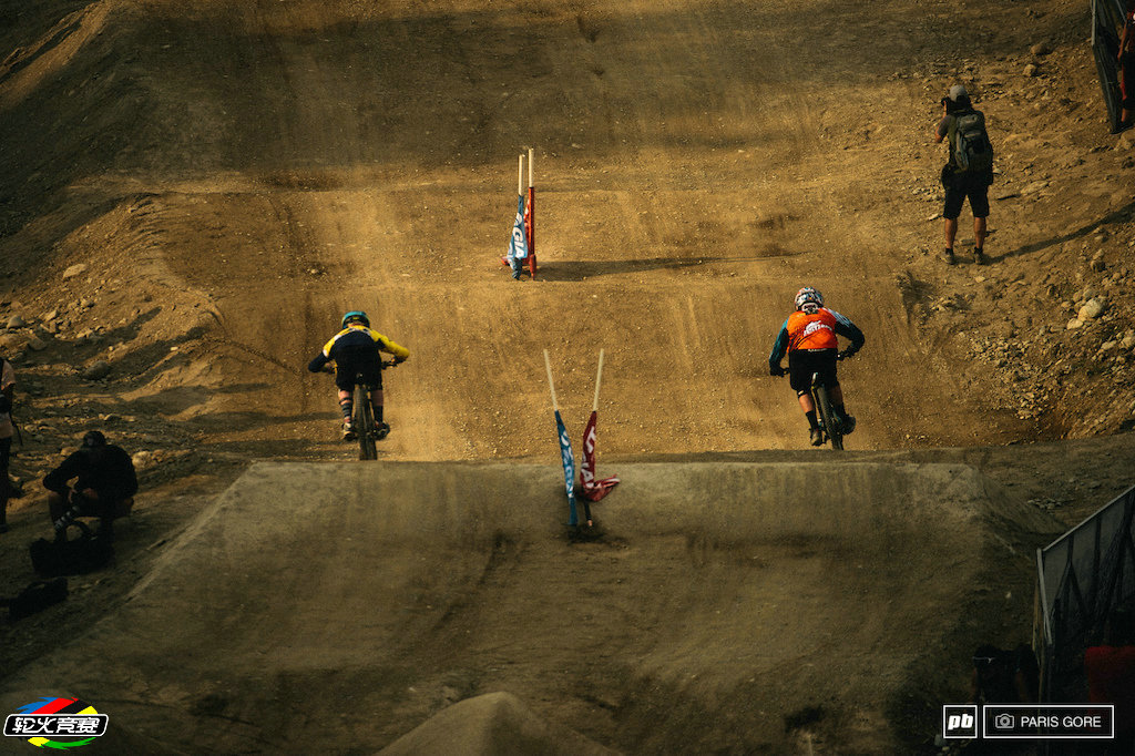 27 2015 Crankworx Whistler之Giant双人绕杆赛.jpg