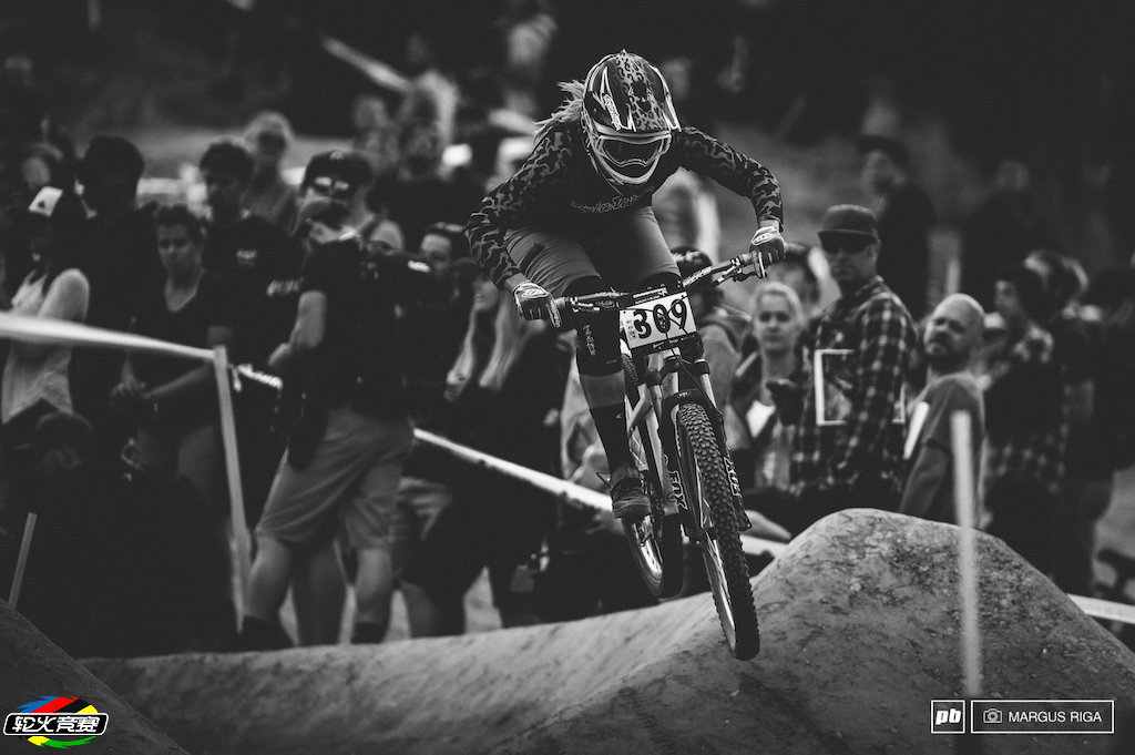 34 2015 Crankworx Whistler之Giant双人绕杆赛.jpg