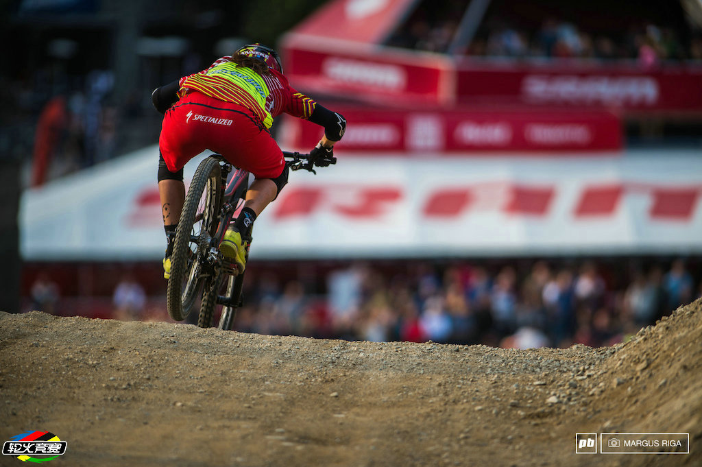 38 2015 Crankworx Whistler之Giant双人绕杆赛.jpg