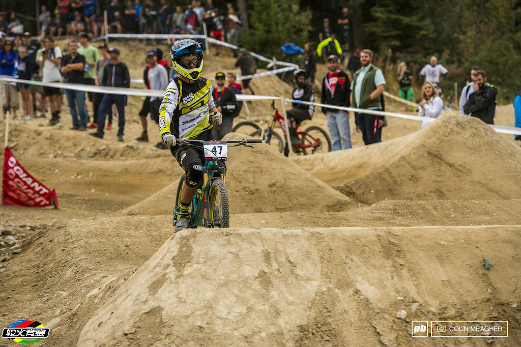 46 2015 Crankworx Whistler之Giant双人绕杆赛.jpg