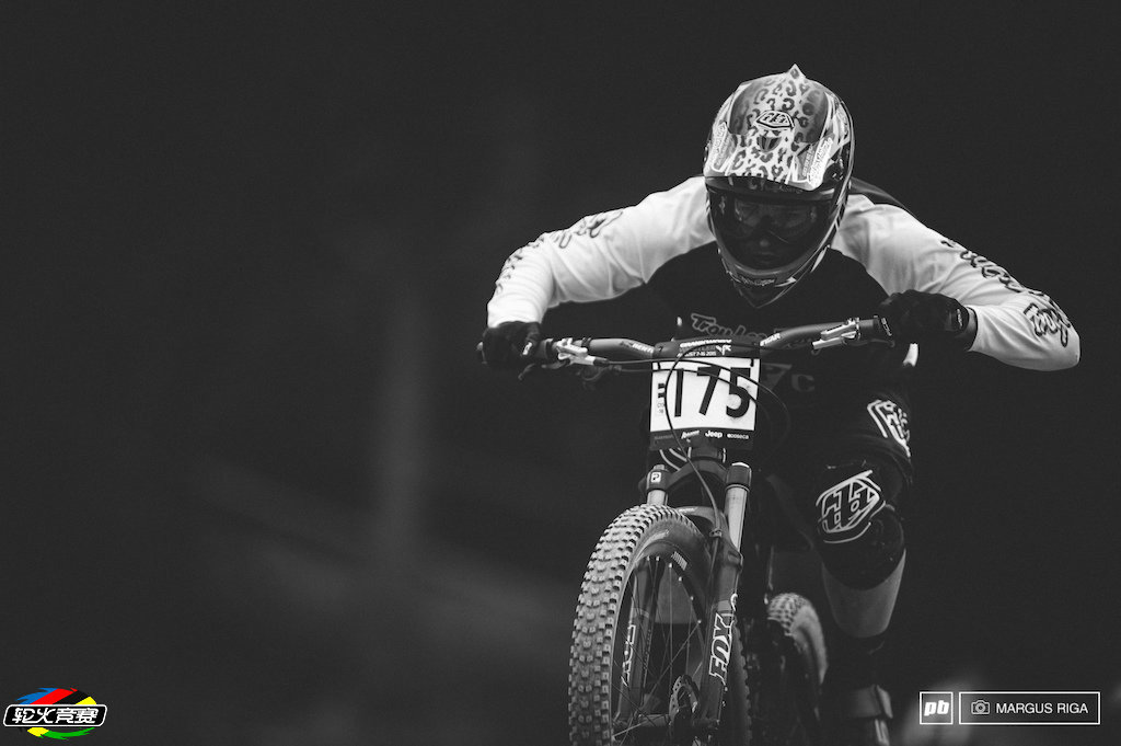 47 2015 Crankworx Whistler之Giant双人绕杆赛.jpg