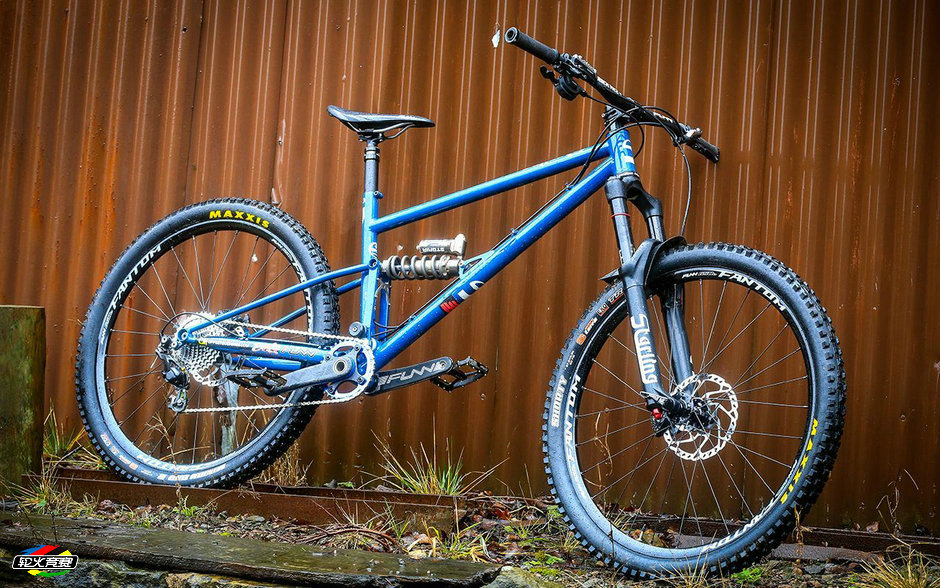 01 刚与柔：STARLING MK3手工钢架enduro车测试.jpg