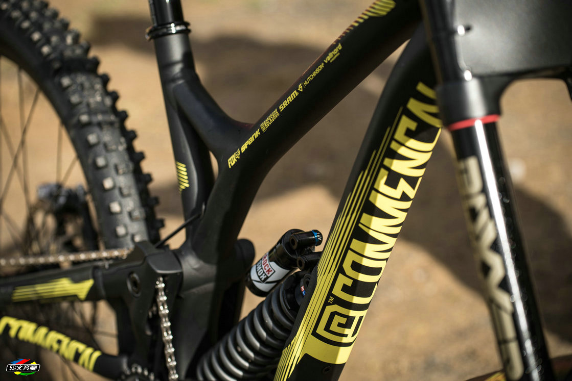 9 Commencal Team Bikes.jpg