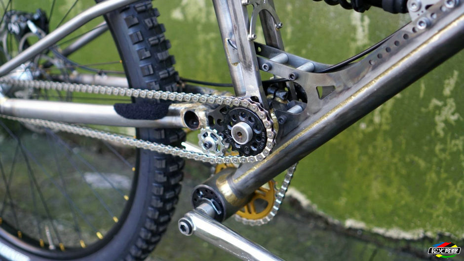 Starling-Cycles-Sturn-downhill-bike-4353.jpg
