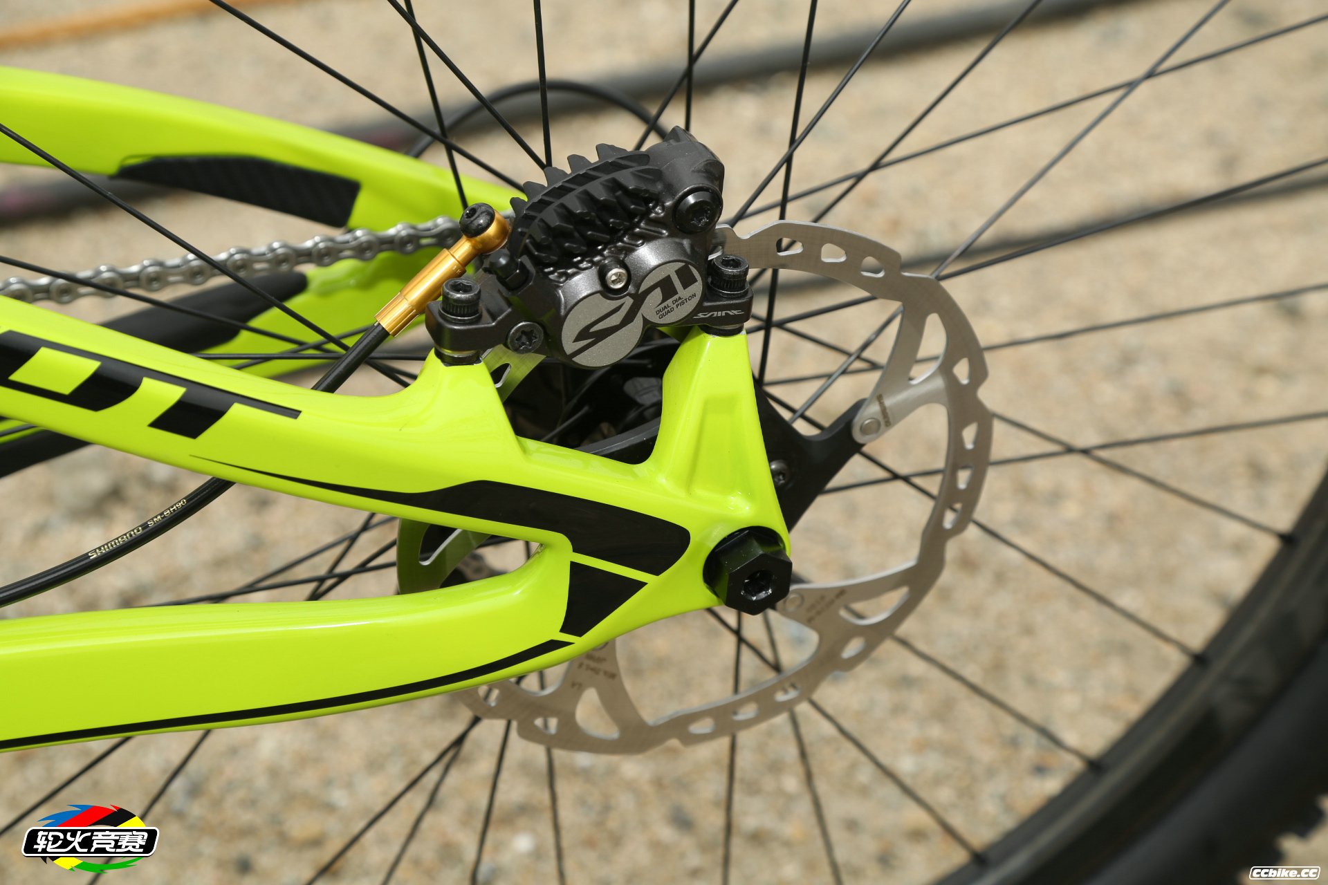 pivot-phoenix-2015-rear-caliper.jpg